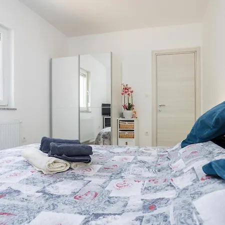 Apartment With A Parking Space Soline, Krk - 20895 Dobrinj